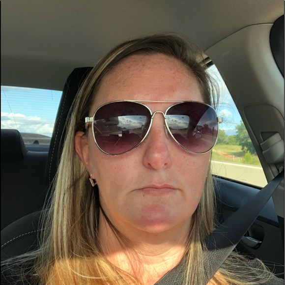 Meet your Posher, Stef - Picture 1 of 1